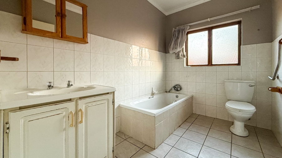 3 Bedroom Property for Sale in Flamwood North West